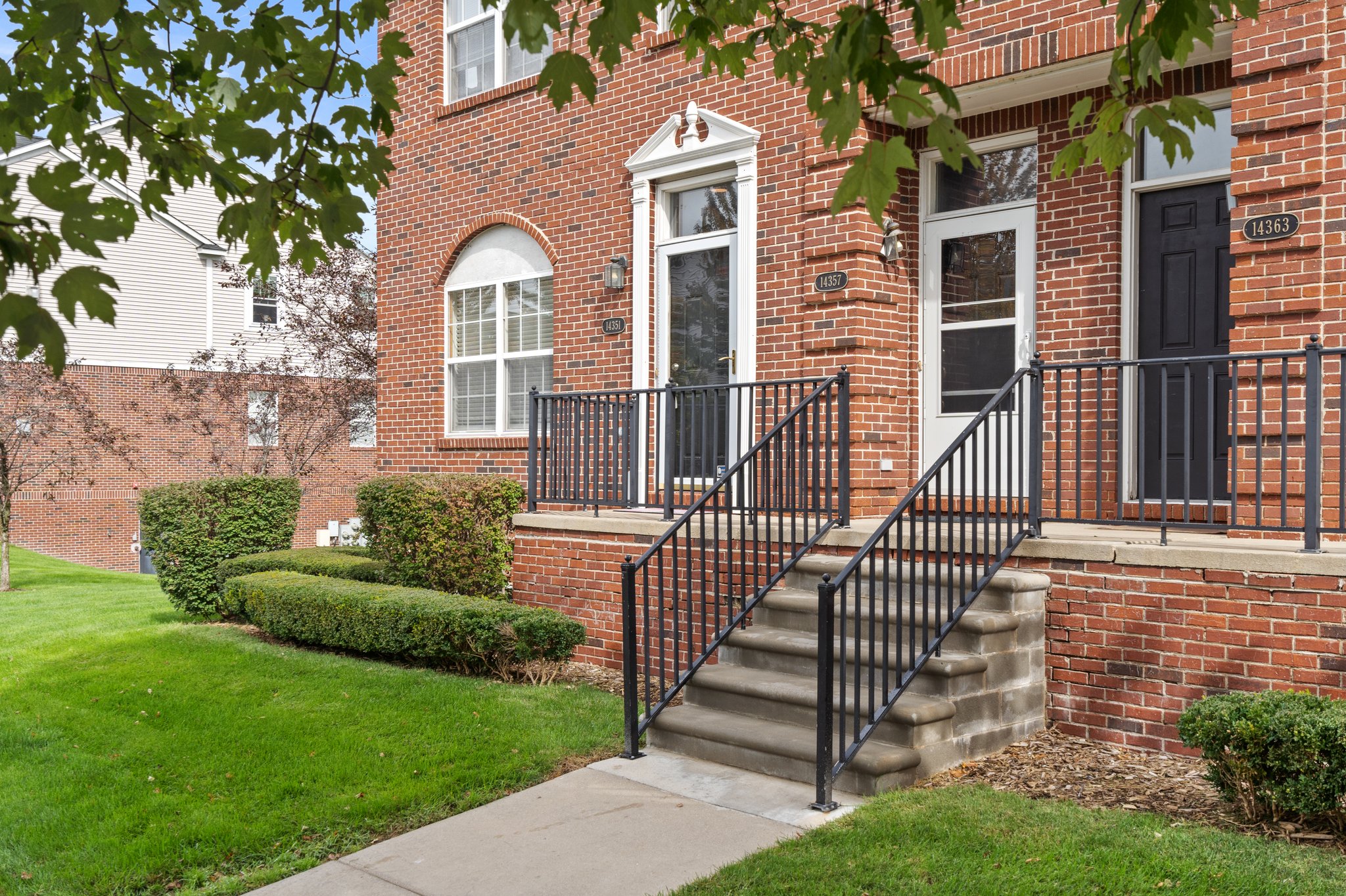 14351 Vauxhall Dr, Sterling Heights, MI 48313, USA Photo 3