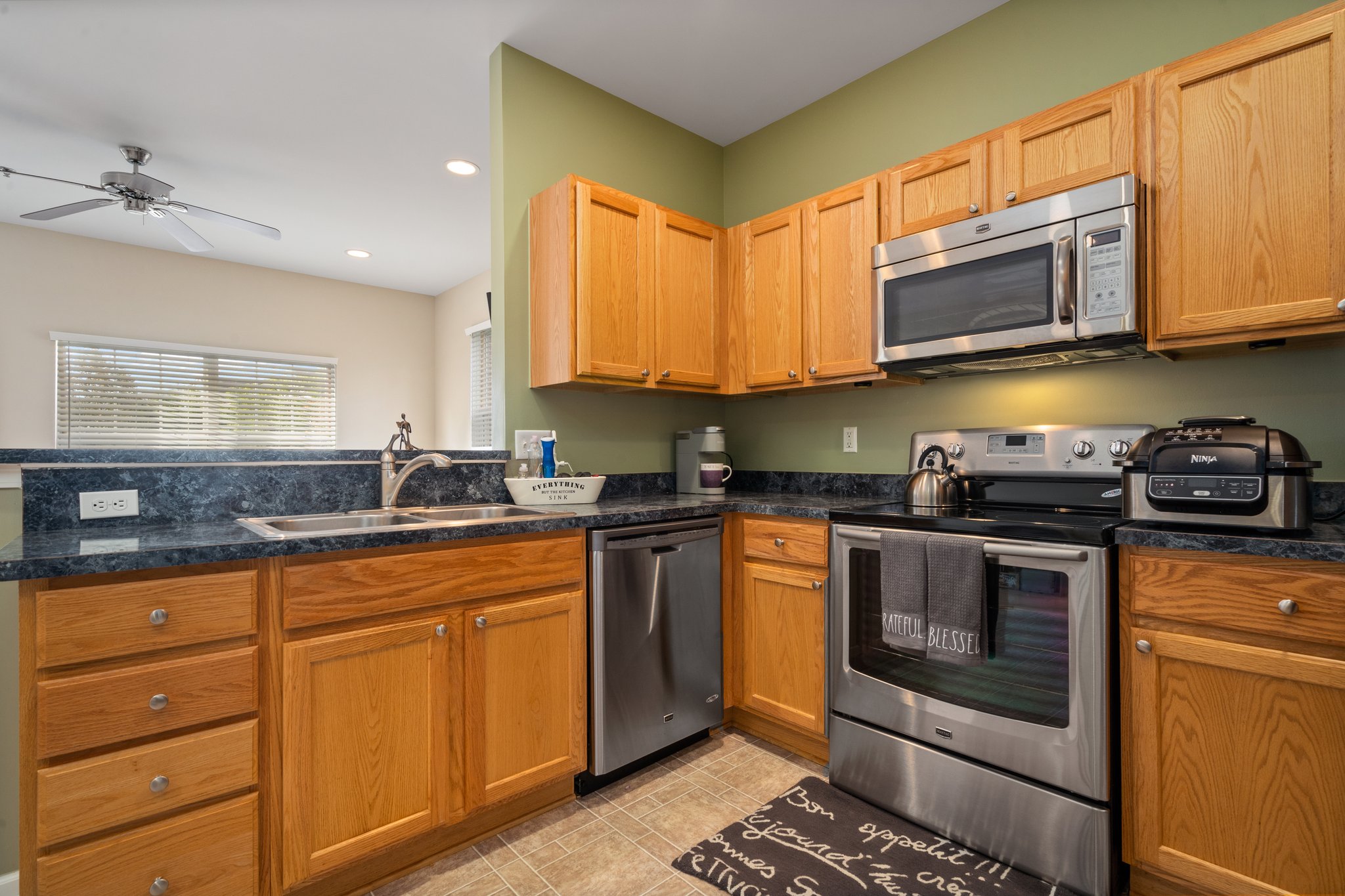 14351 Vauxhall Dr, Sterling Heights, MI 48313, USA Photo 12