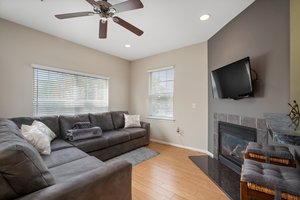 14351 Vauxhall Dr, Sterling Heights, MI 48313, USA Photo 7