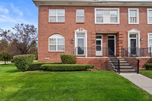 14351 Vauxhall Dr, Sterling Heights, MI 48313, USA Photo 27