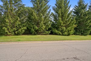 14351 Vauxhall Dr, Sterling Heights, MI 48313, USA Photo 30