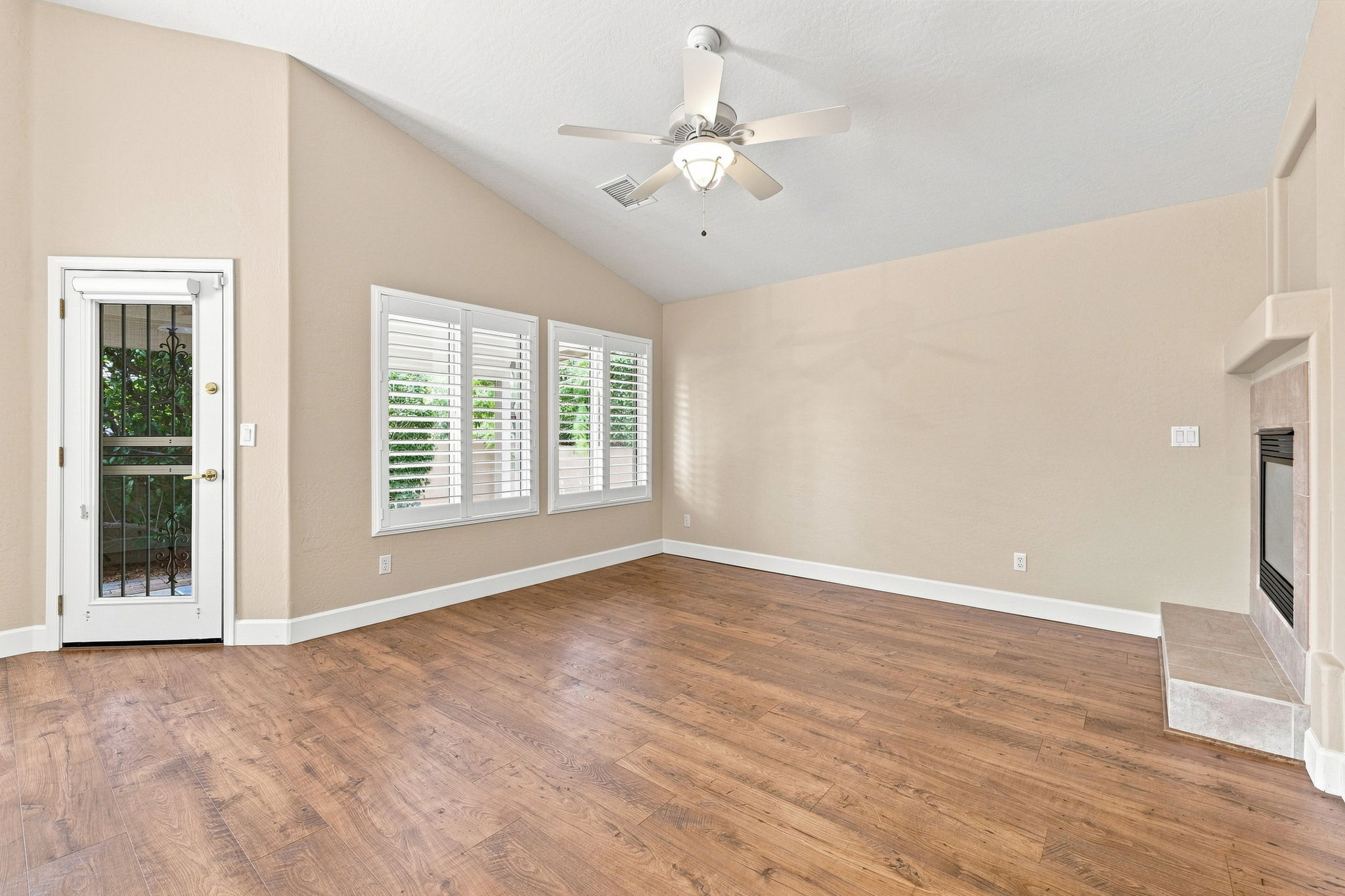 Family Room (1)