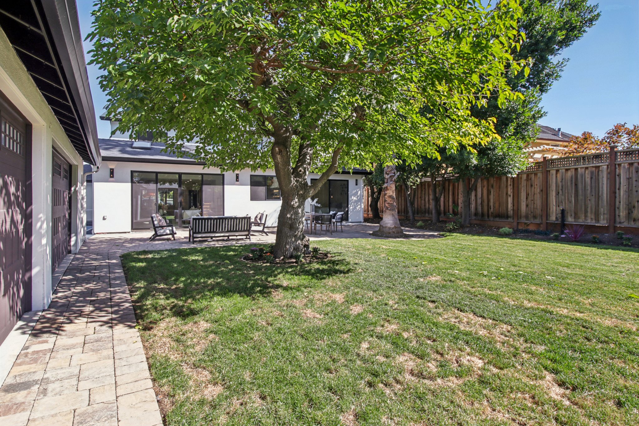 Lenray Ave-S0710-104.jpg