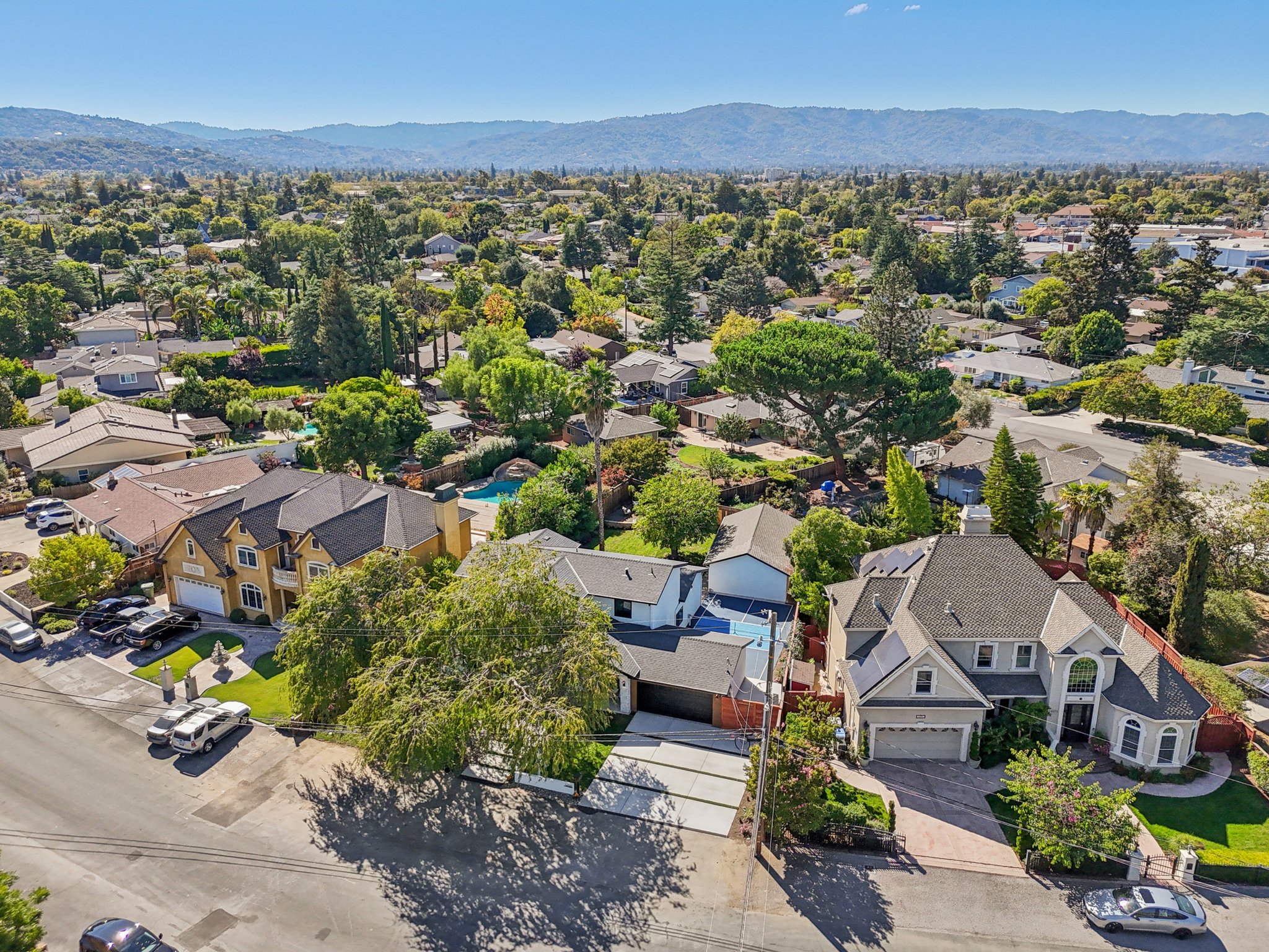 Lenray Ave-S0710-107.jpg