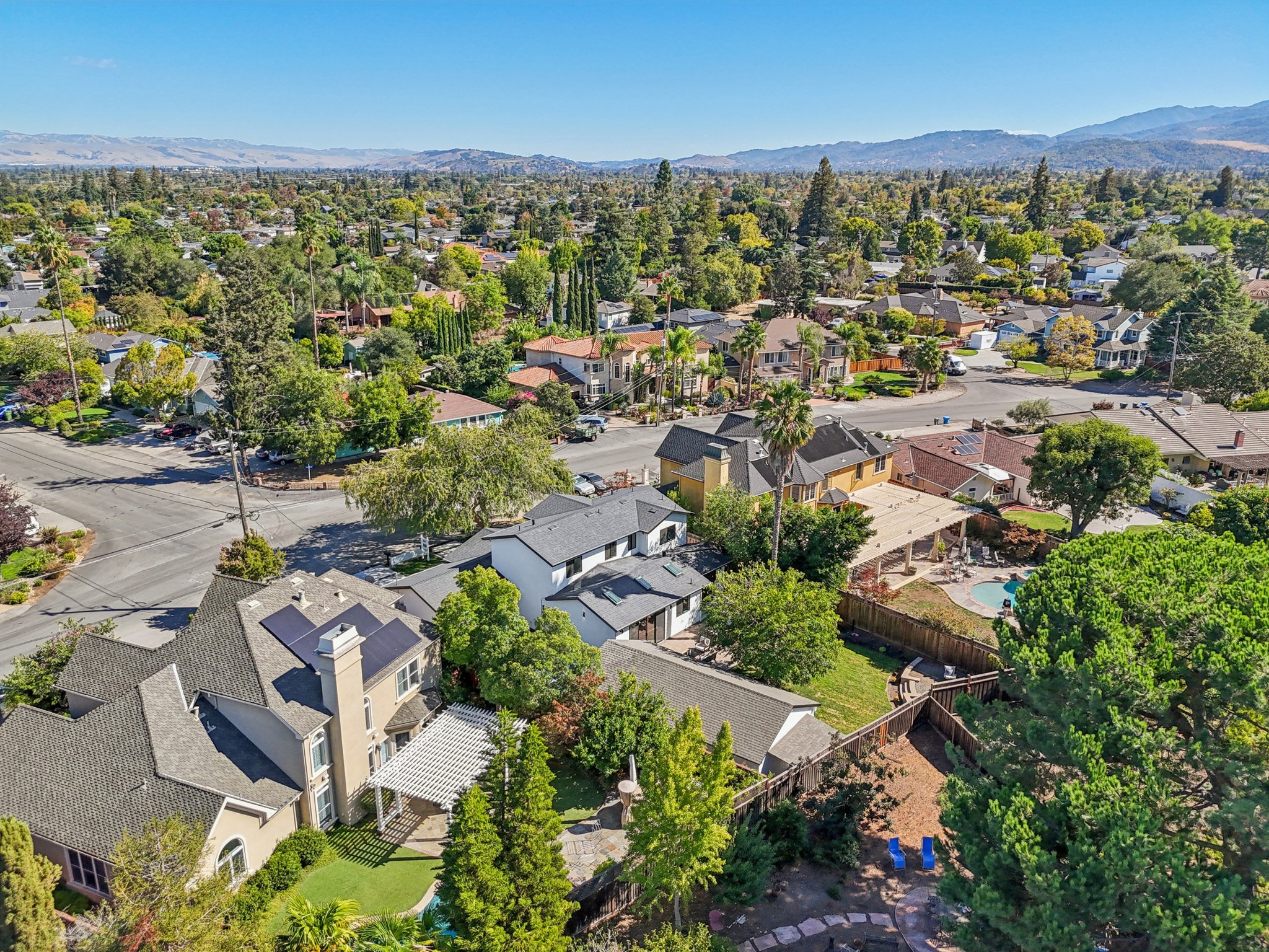 Lenray Ave-S0710-110.jpg