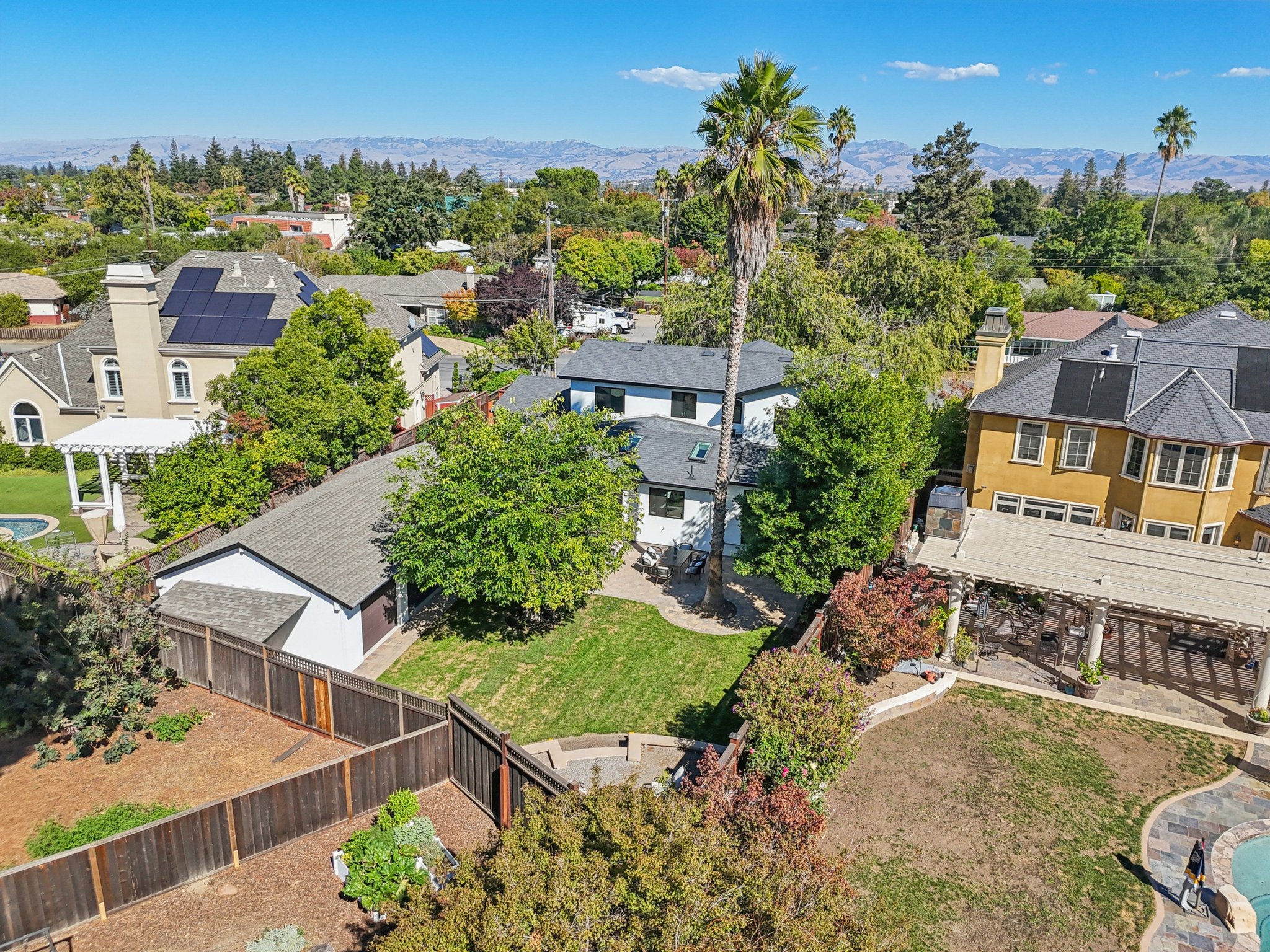 Lenray Ave-S0710-112.jpg