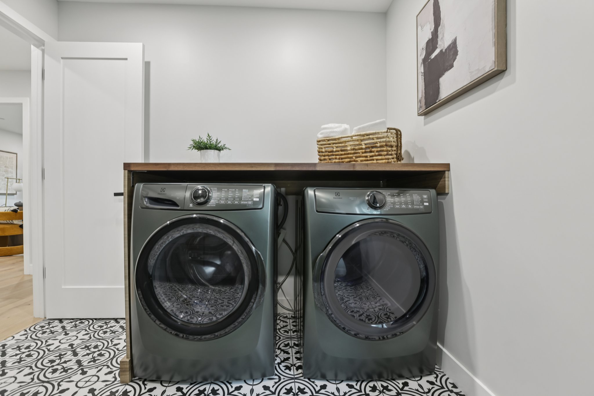 Lenray Ave-S0910-010.jpg