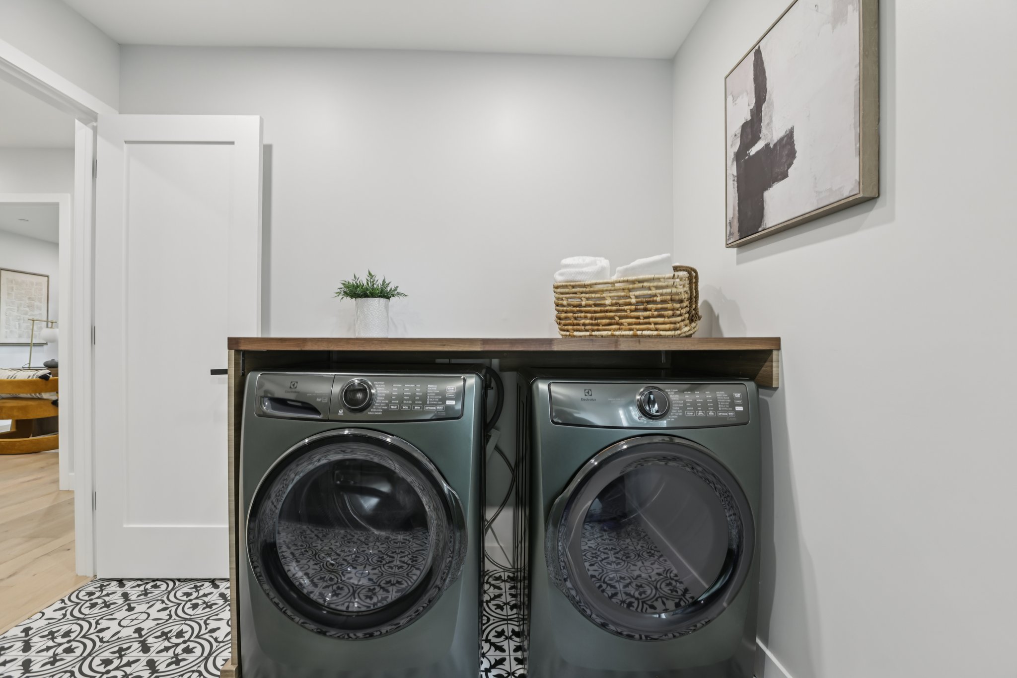 Lenray Ave-S0910-011.jpg