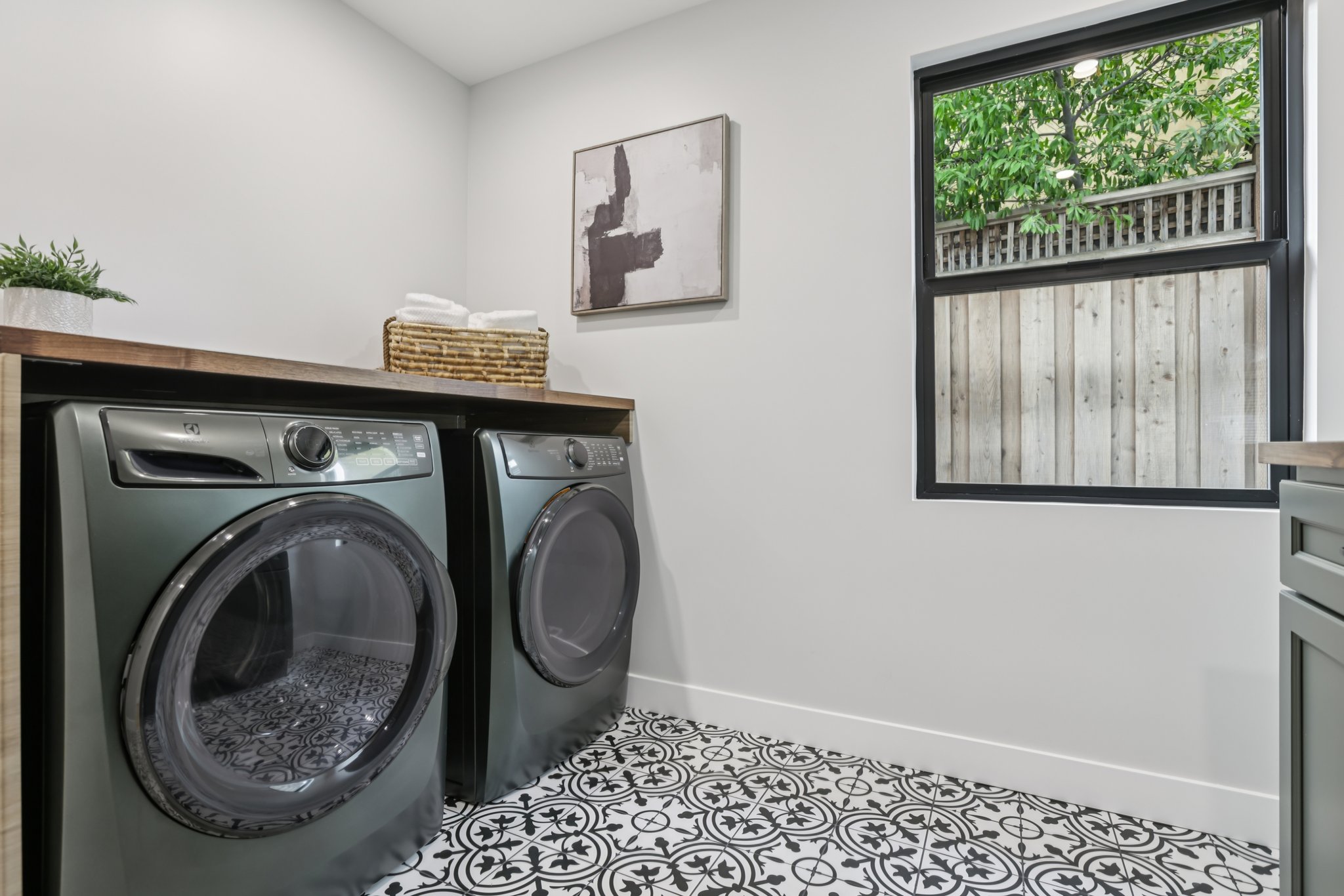 Lenray Ave-S0910-013.jpg