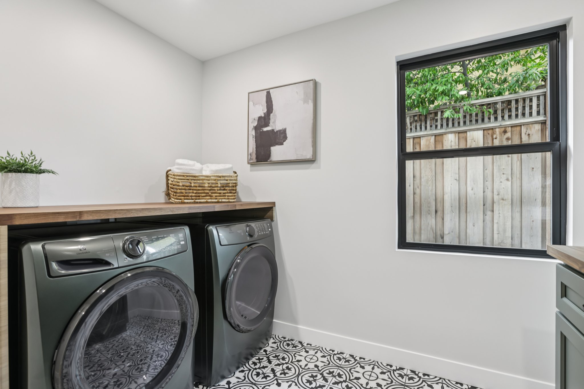 Lenray Ave-S0910-014.jpg