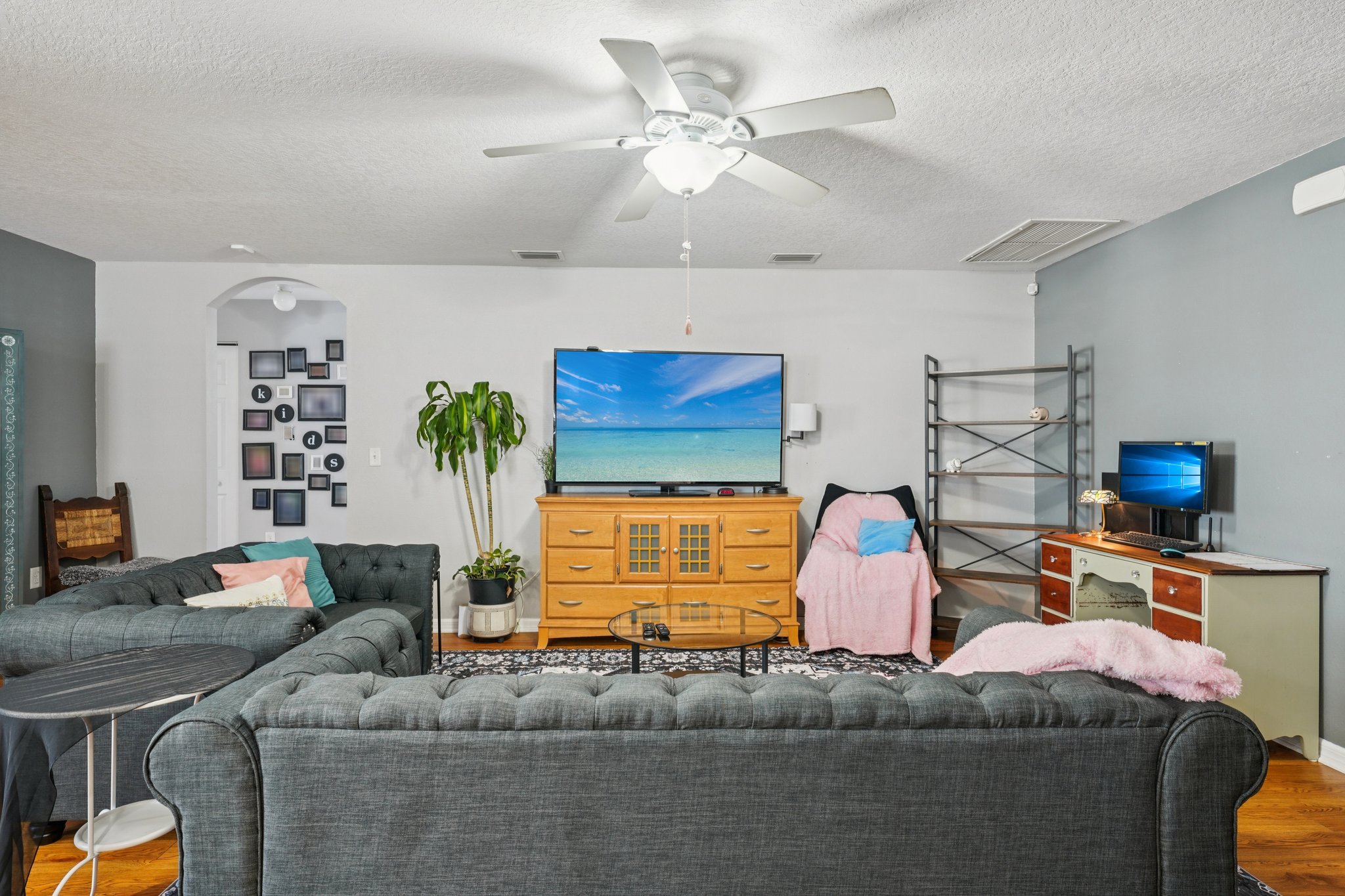 Blossom Bayou Cir-S2103-009.jpg