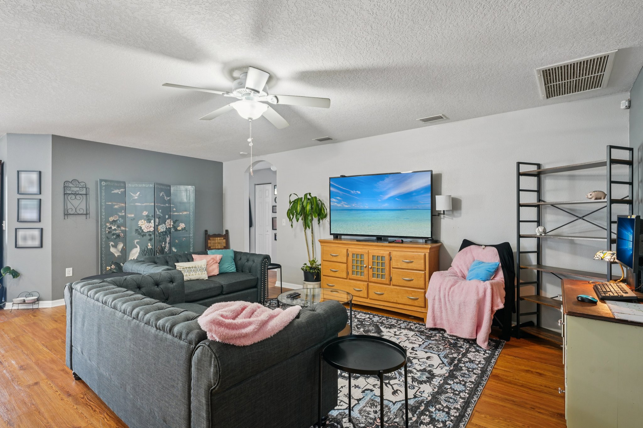 Blossom Bayou Cir-S2103-010.jpg