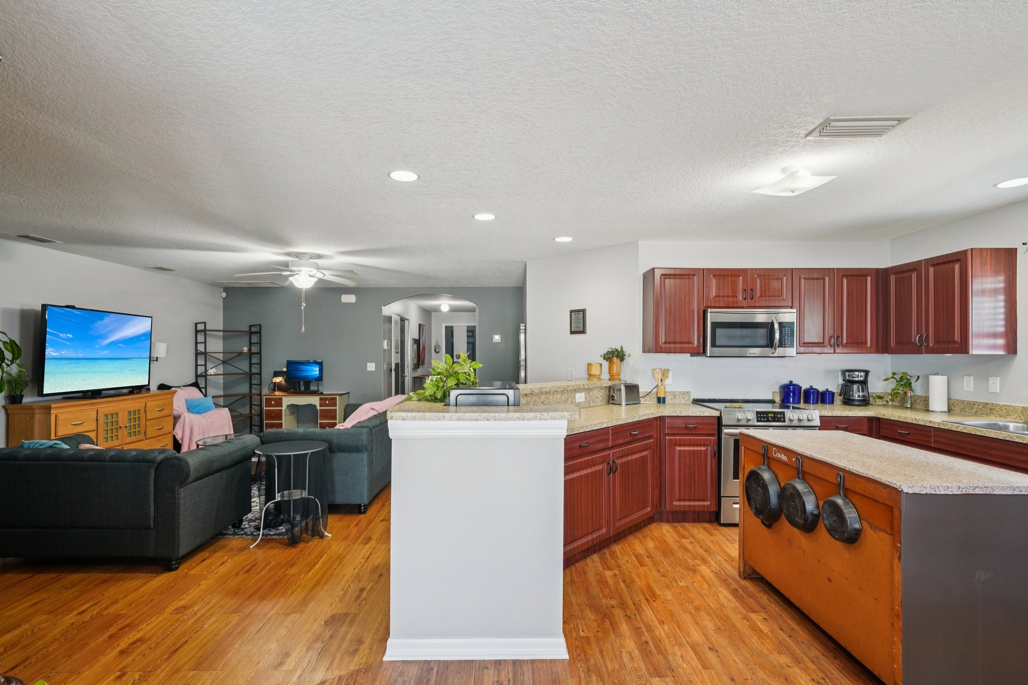 Blossom Bayou Cir-S2103-016.jpg