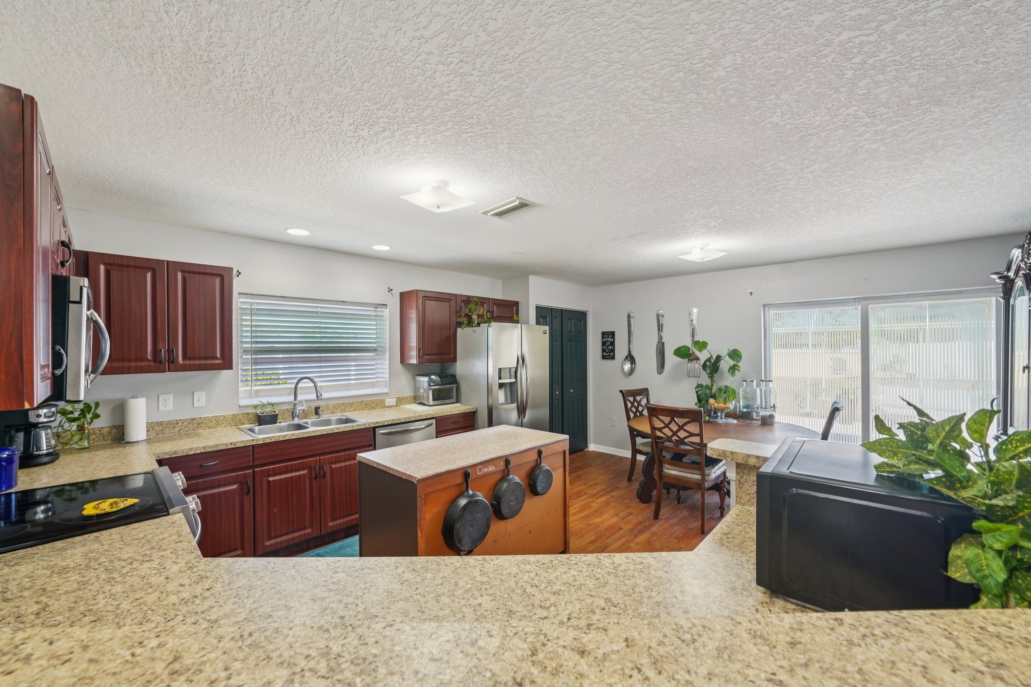 Blossom Bayou Cir-S2103-023.jpg