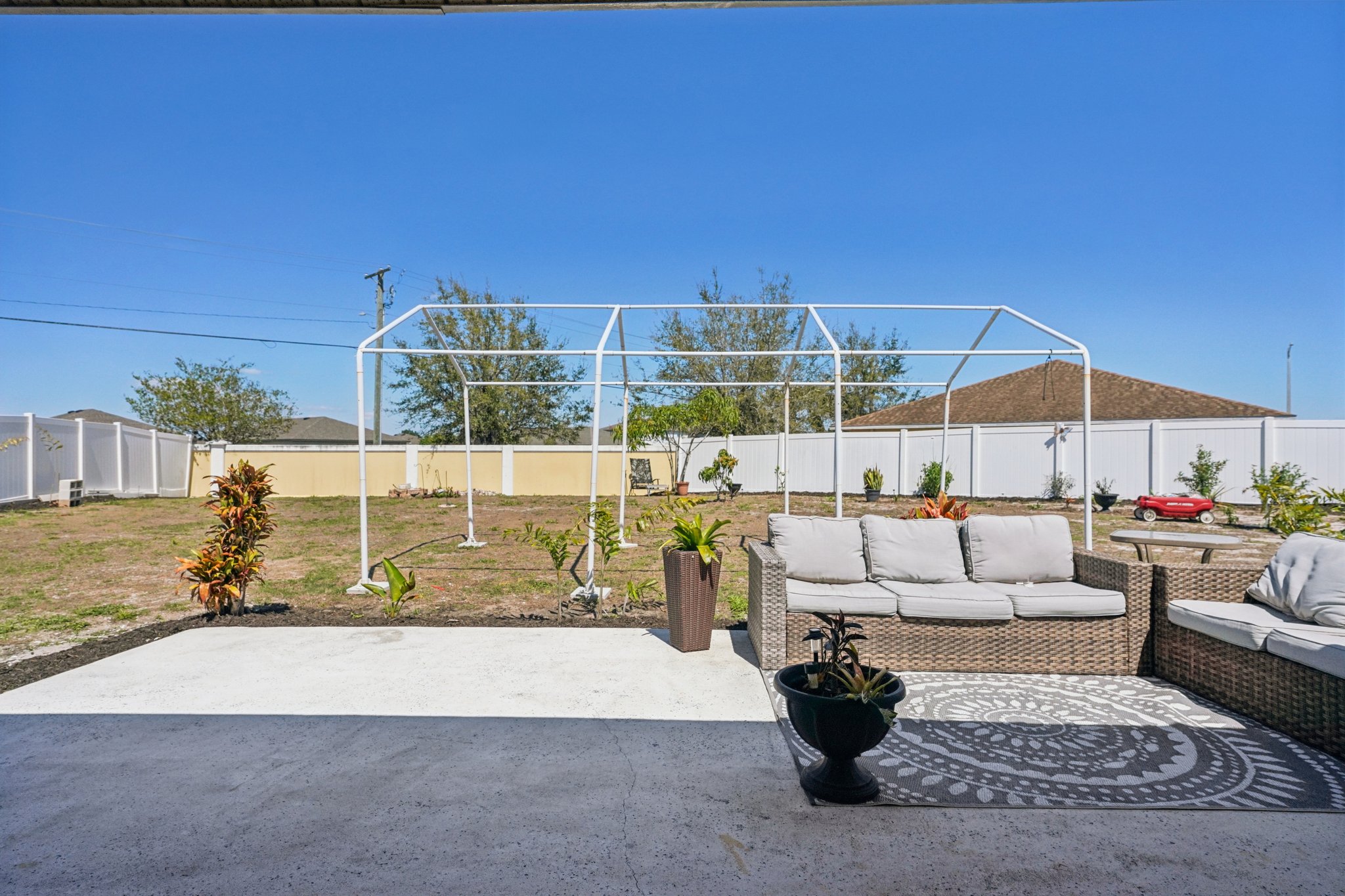 Blossom Bayou Cir-S2103-046.jpg