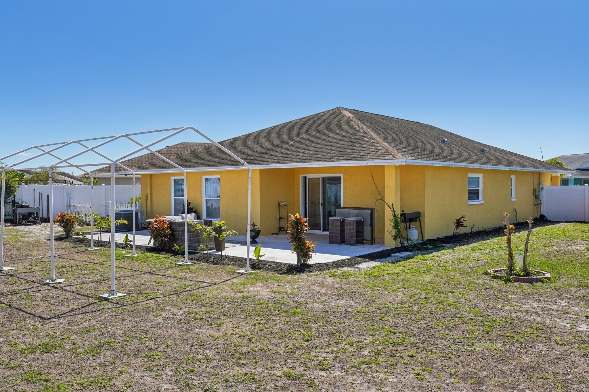 Blossom Bayou Cir-S2103-048.jpg