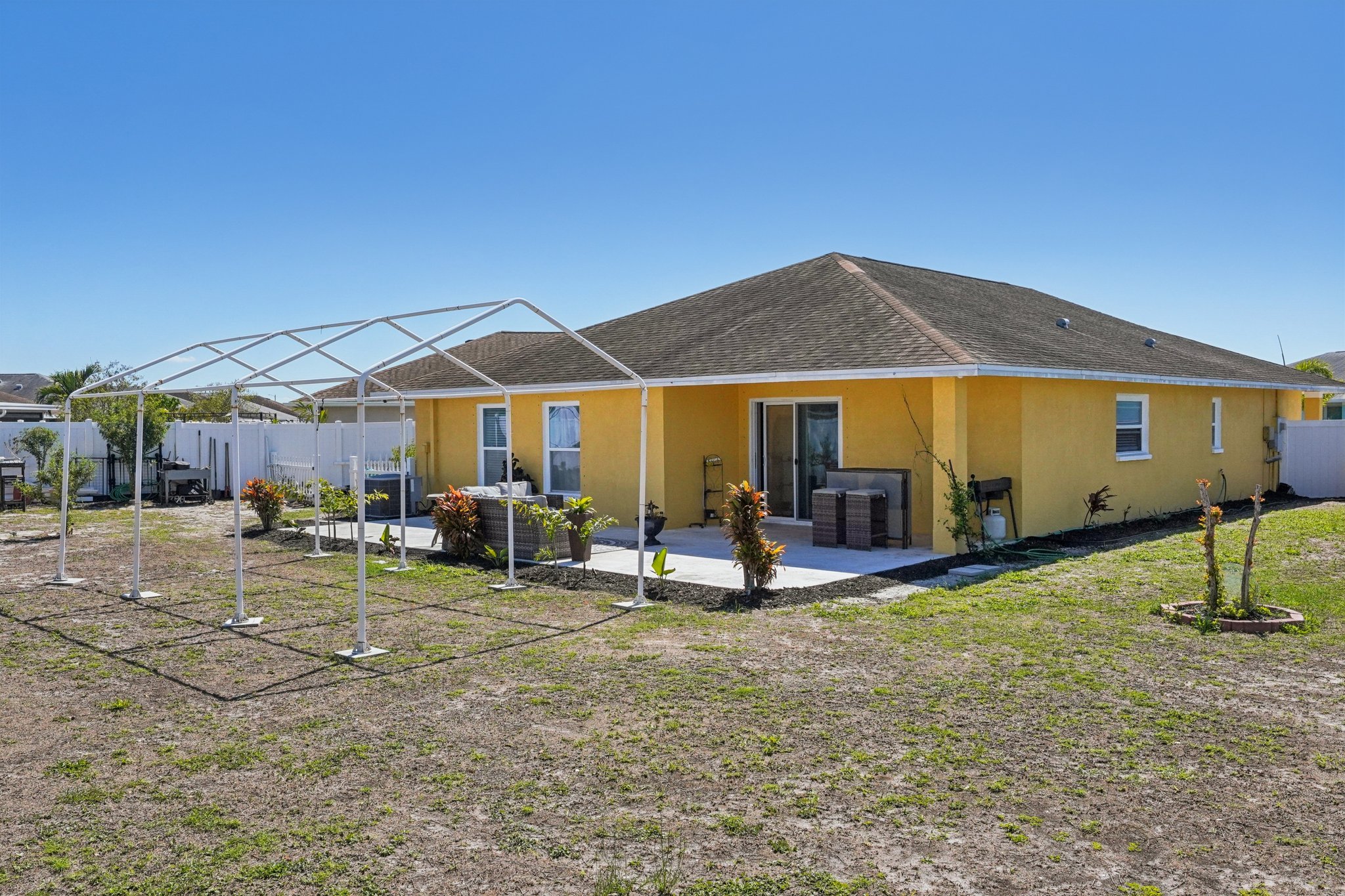 Blossom Bayou Cir-S2103-049.jpg