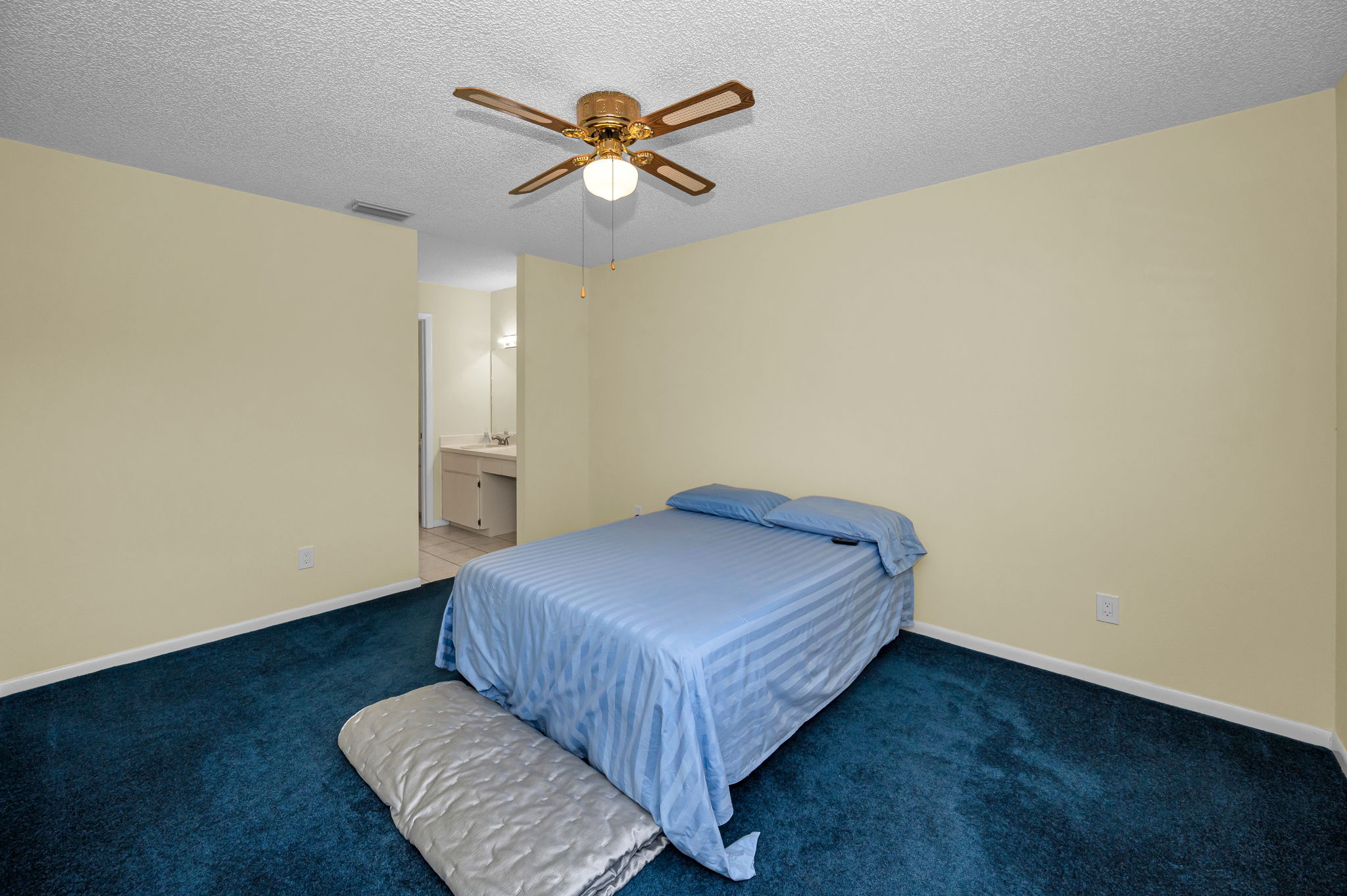 Master Bedroom10a