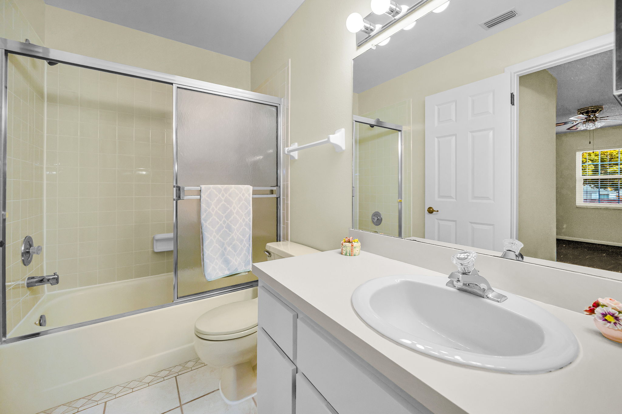 Bathroom10-e