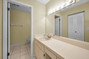 Master Bathroom10a