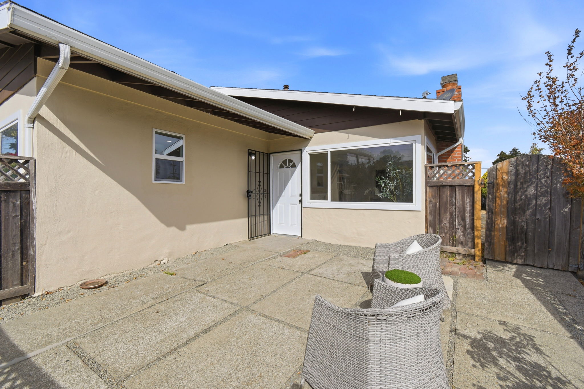 003_F8_1439 Karen Rd