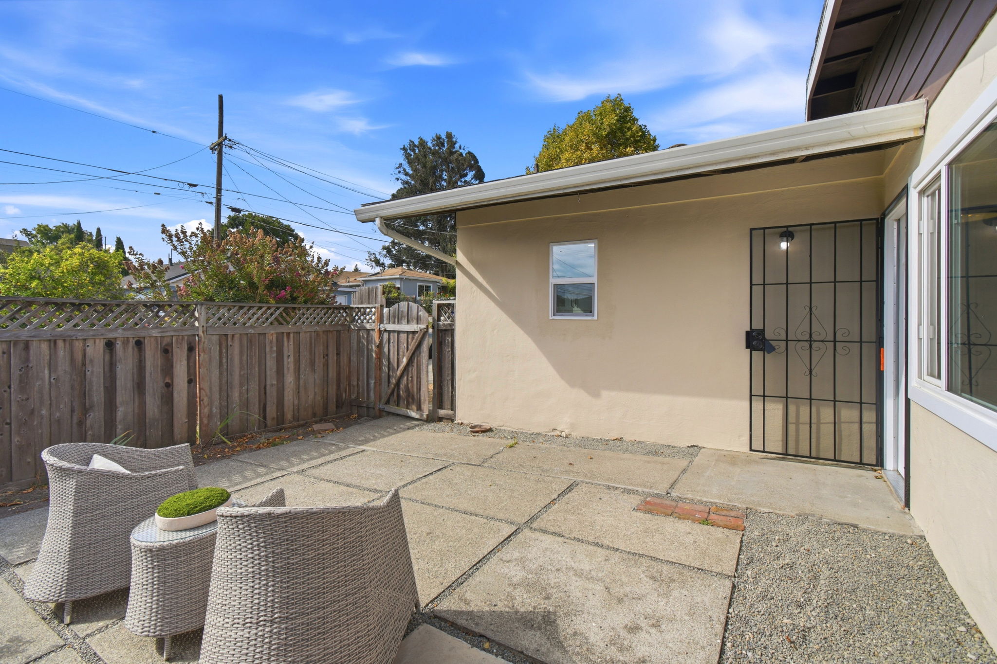 005_F8_1439 Karen Rd