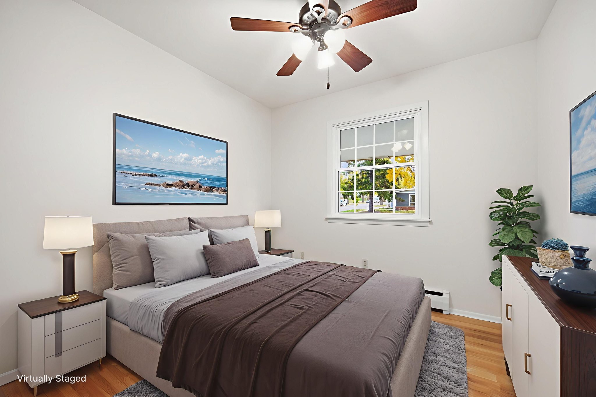 DSC05475 virtually staged.jpeg