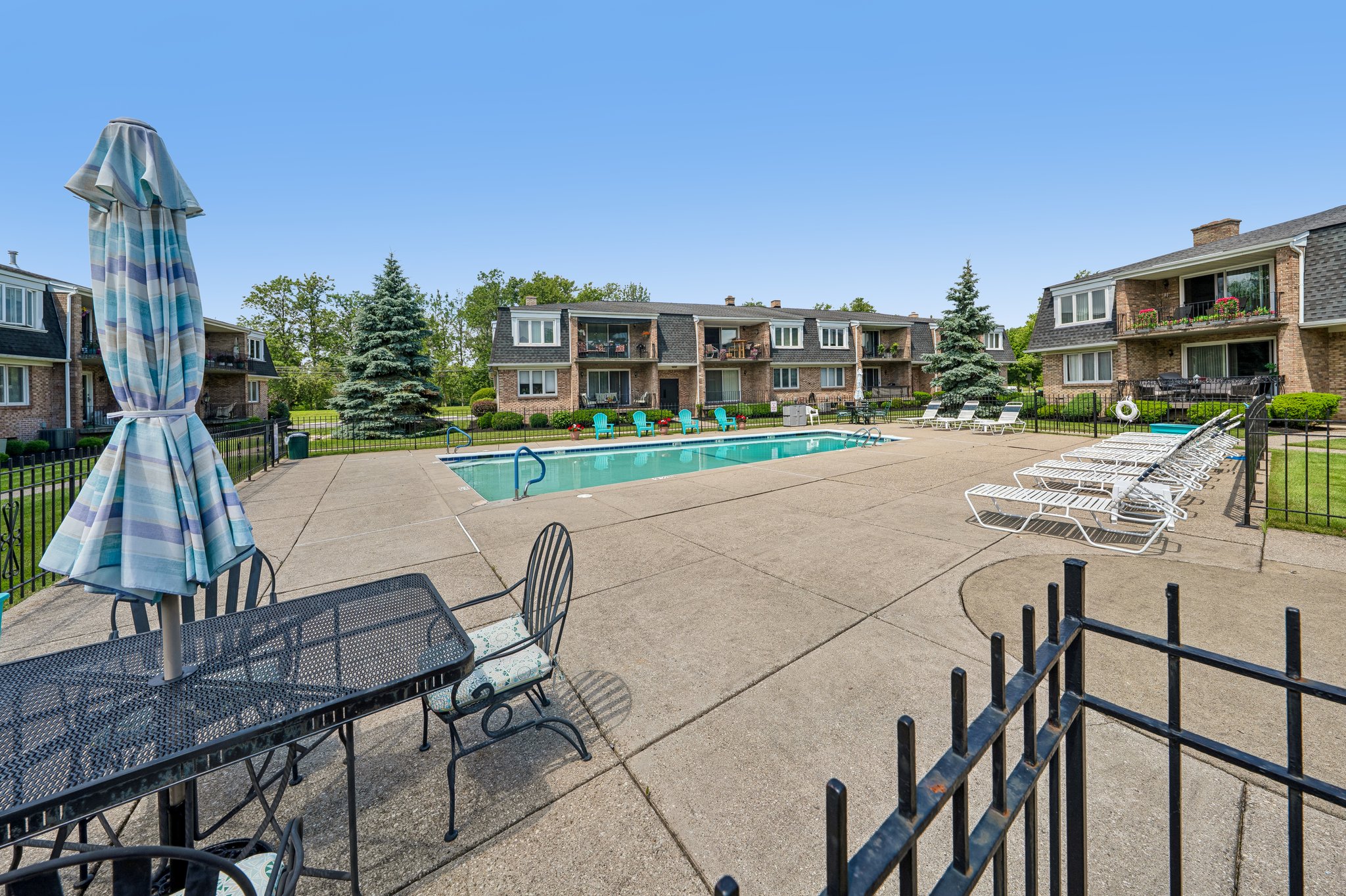 N Forest Rd 5-S2706-049.jpg