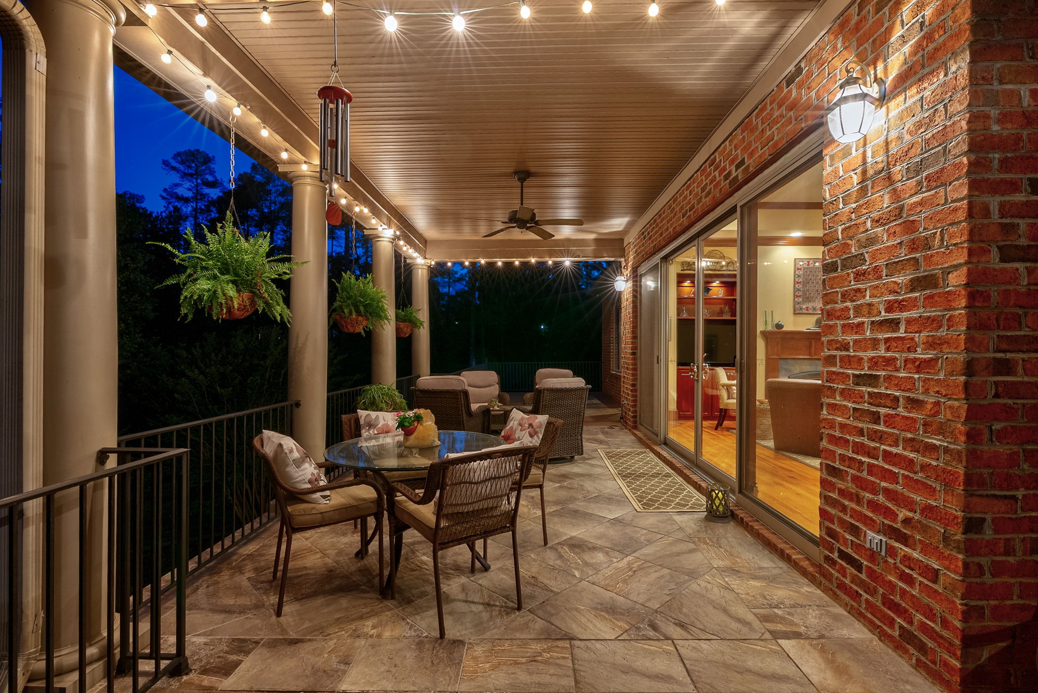  Photo 105