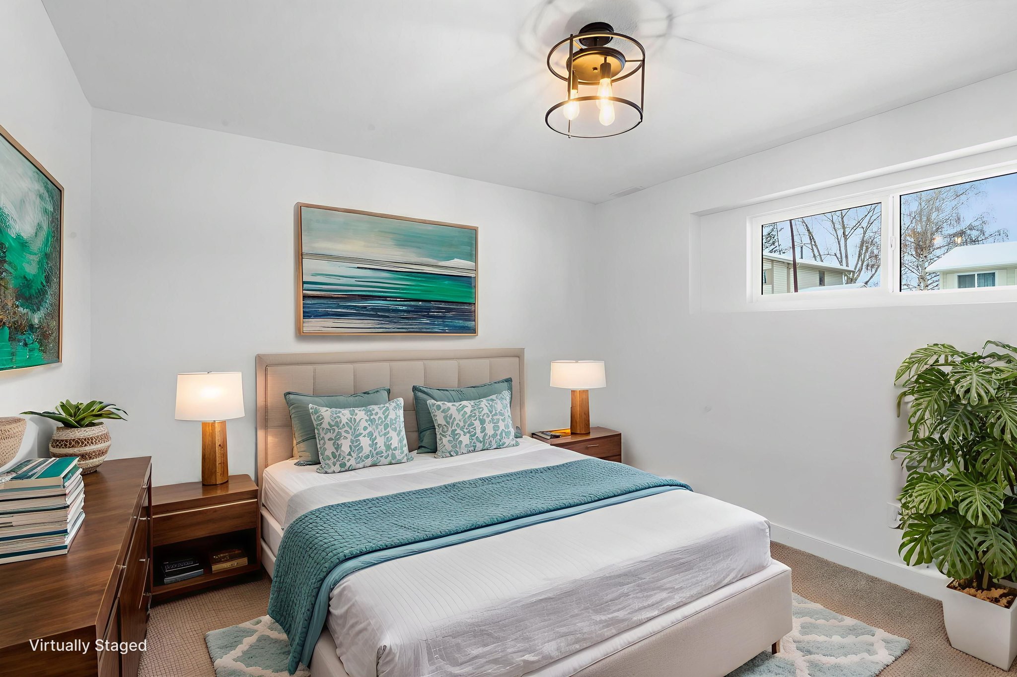 DSC00440 virtually staged.jpeg