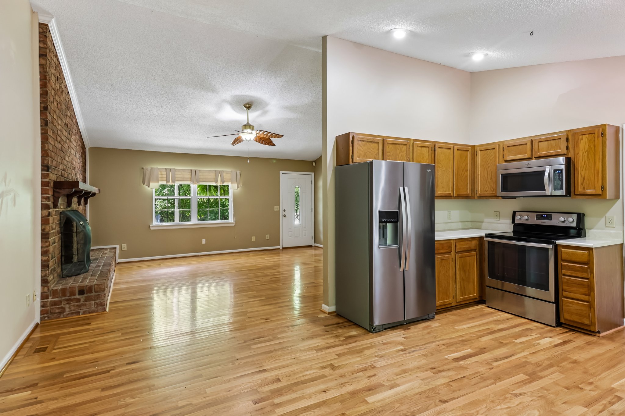 Mills Forest Ln-S0205-016.jpg