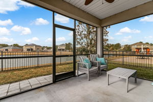 Screened-in Porch