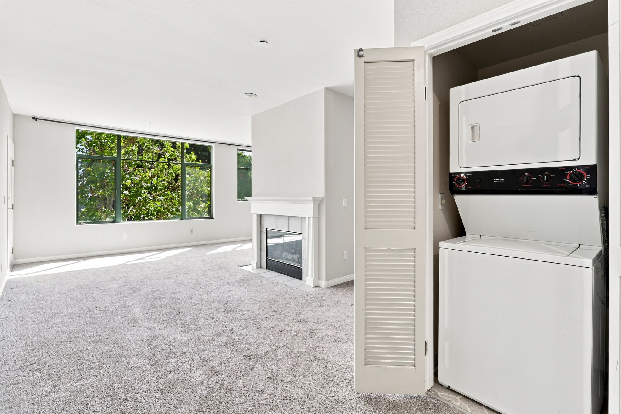 022_F8_144 S Third St
