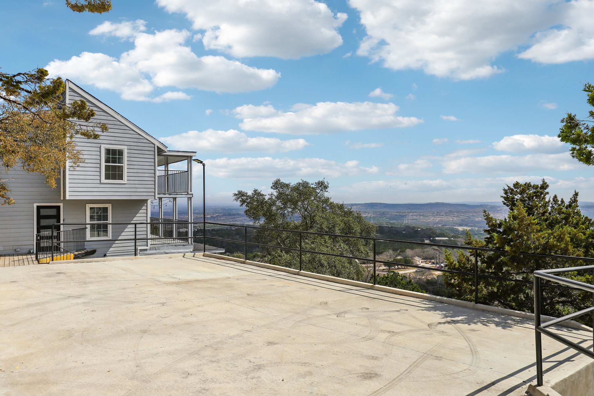 Sabine Rd-L0403-003.jpg