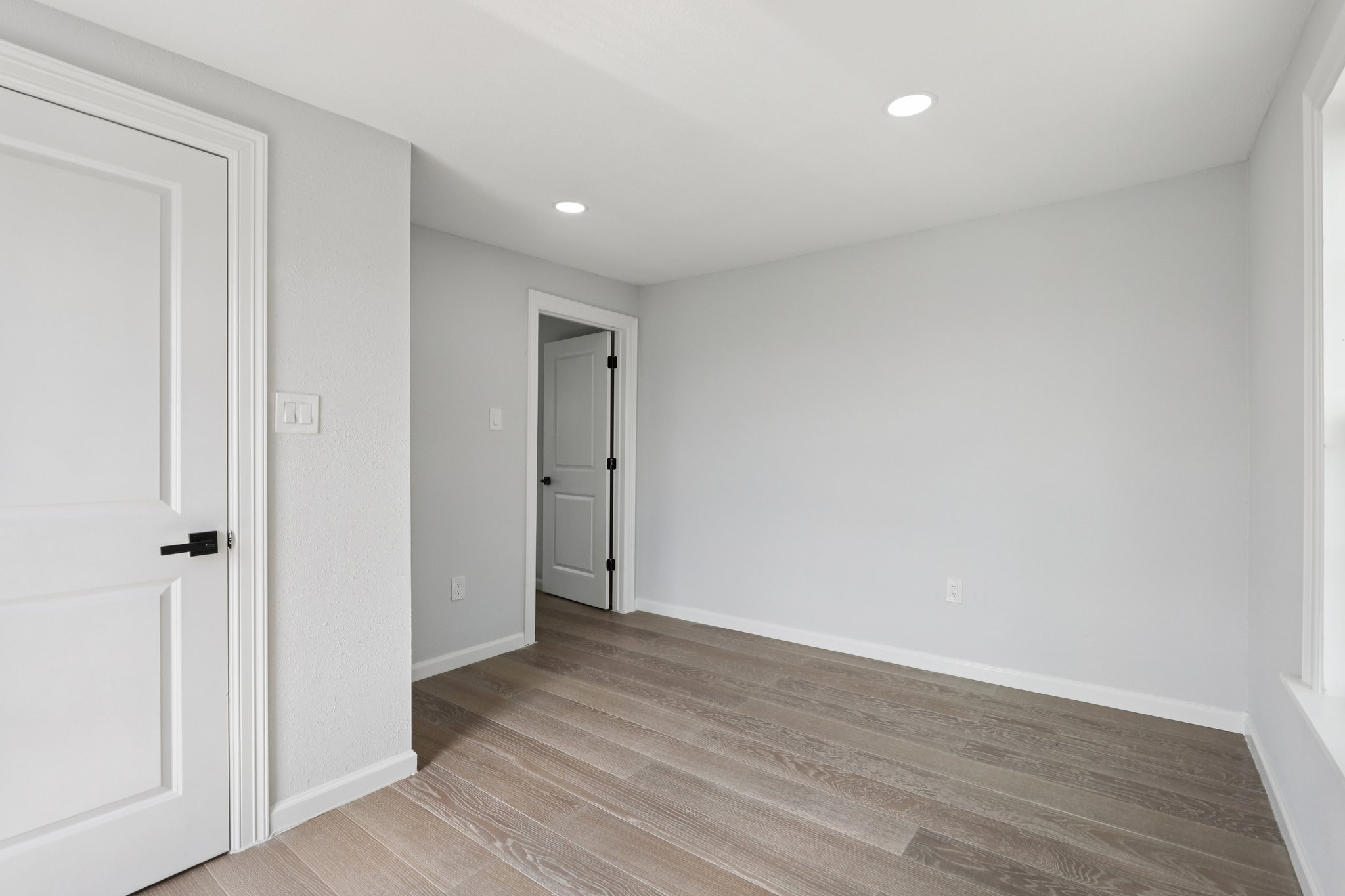 Sabine Rd-L0403-042.jpg