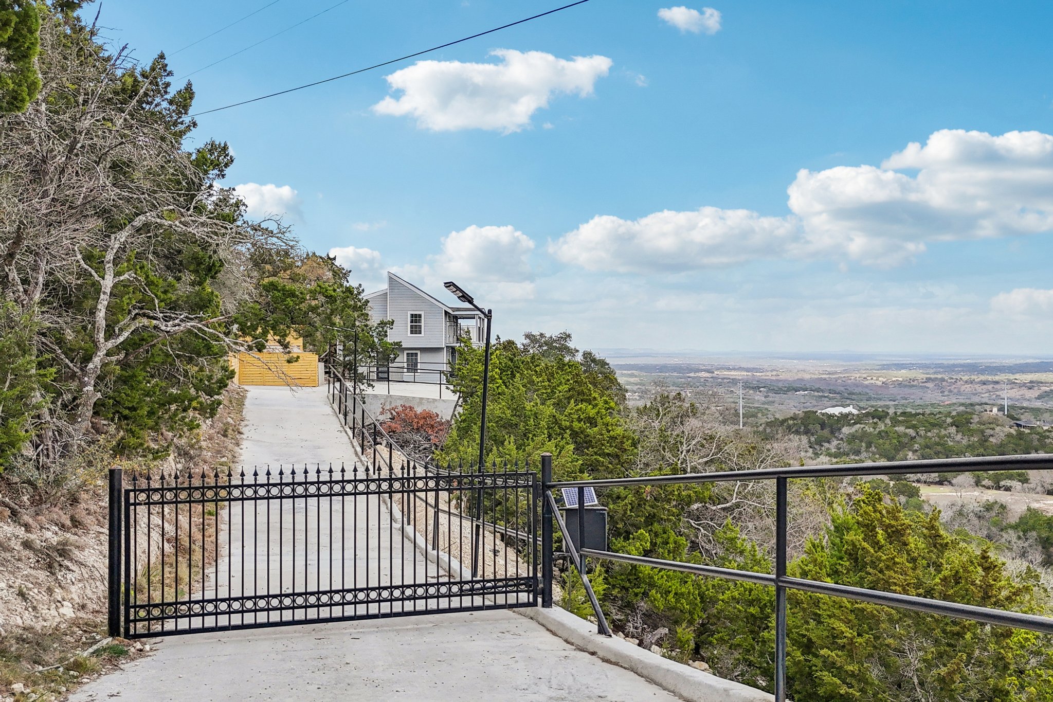 Sabine Rd-L0503-002.jpg