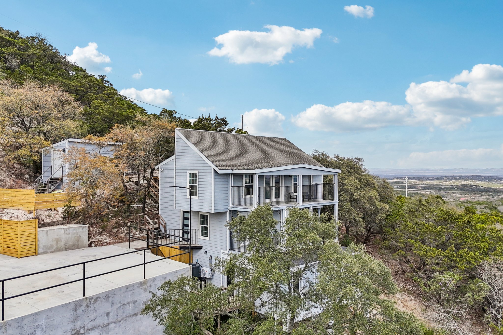 Sabine Rd-L0503-003.jpg