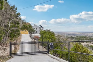 Sabine Rd-L0503-002.jpg