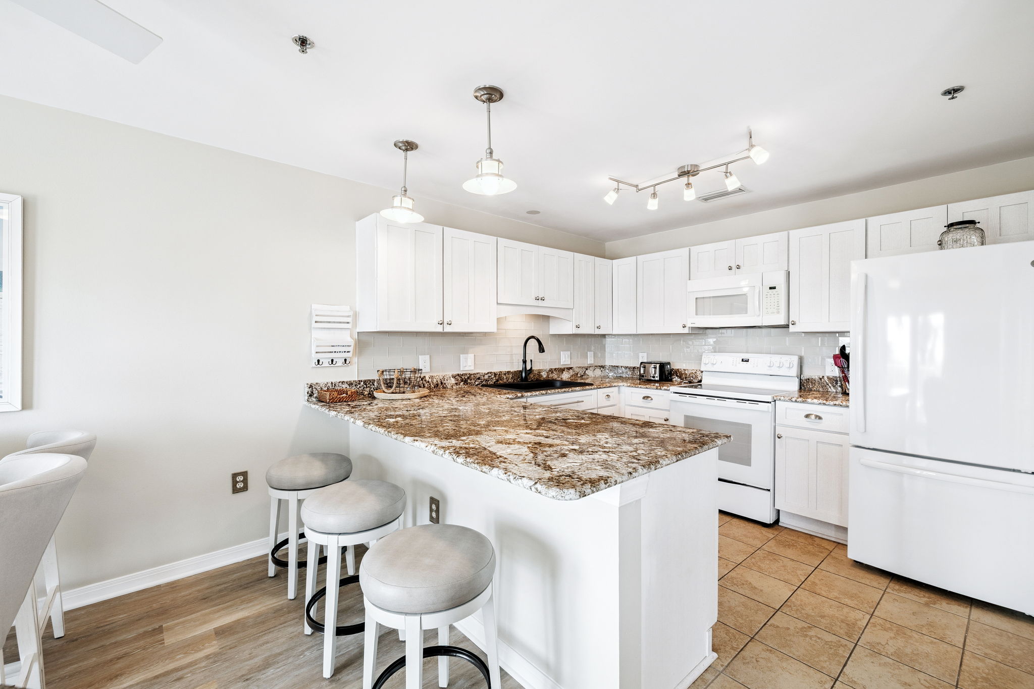 Array_144SpiresLnUnit312-25