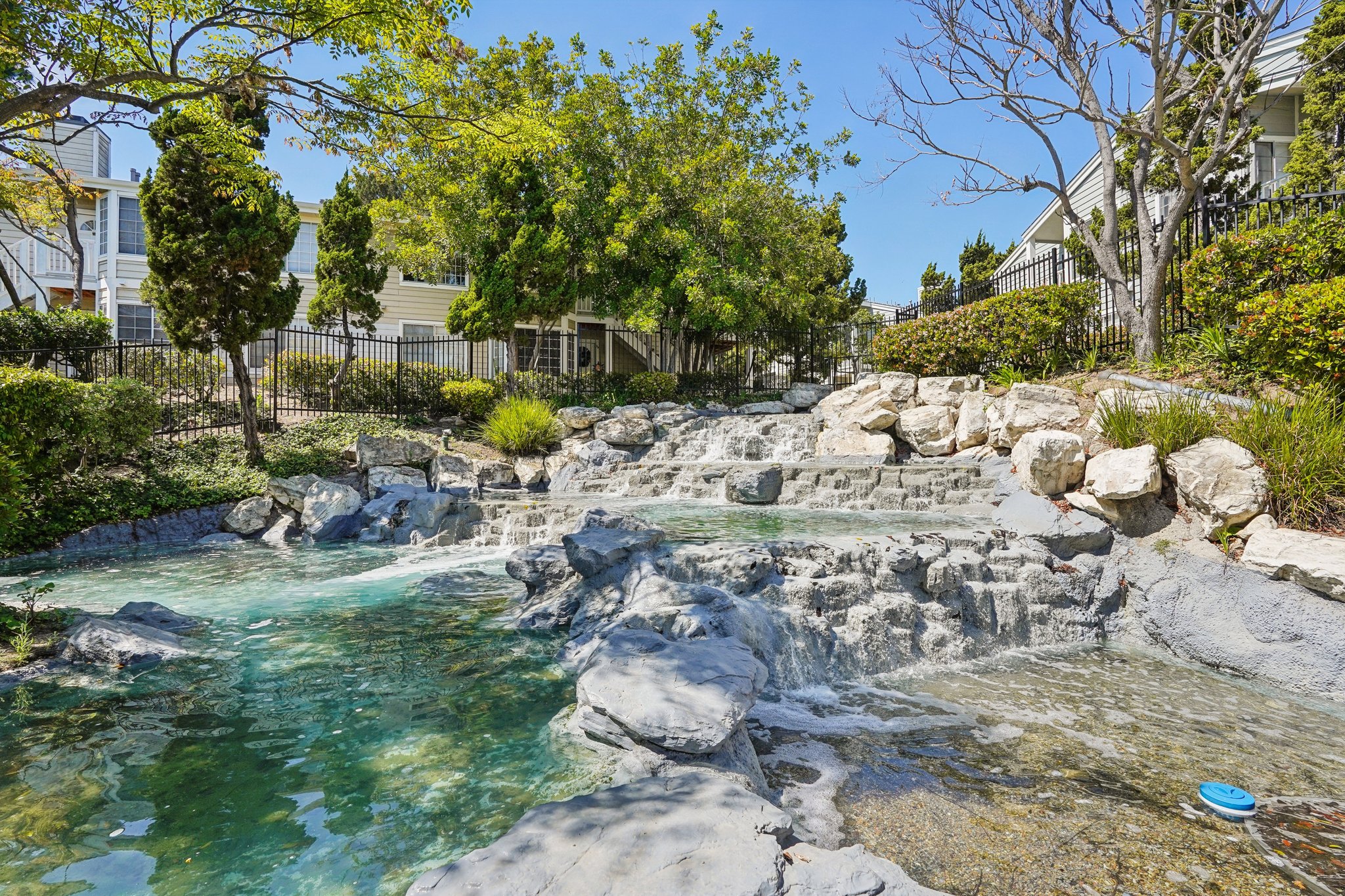 Brett Pl-2403-907.jpg