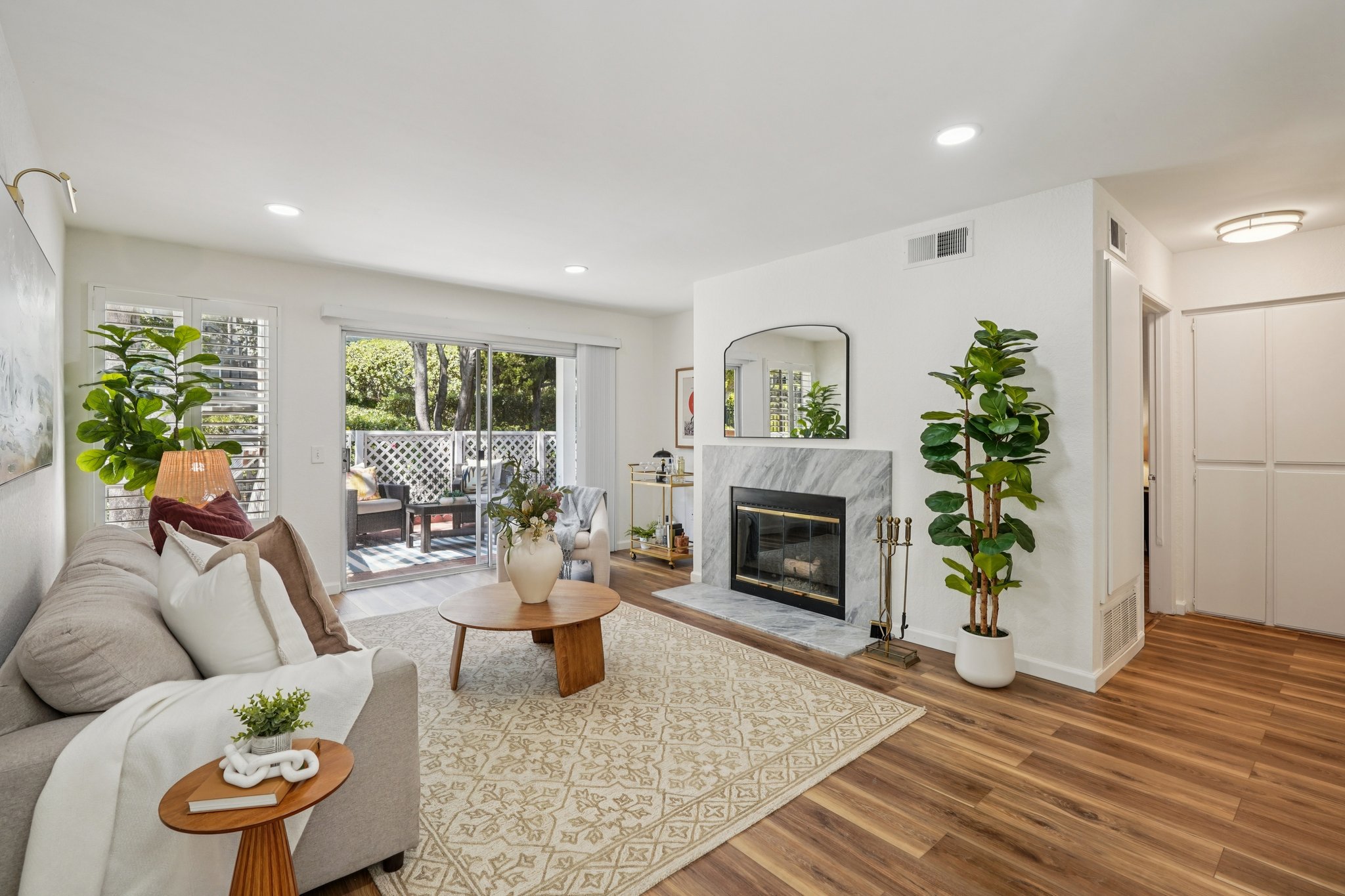 Brett Pl-S2403-005.jpg