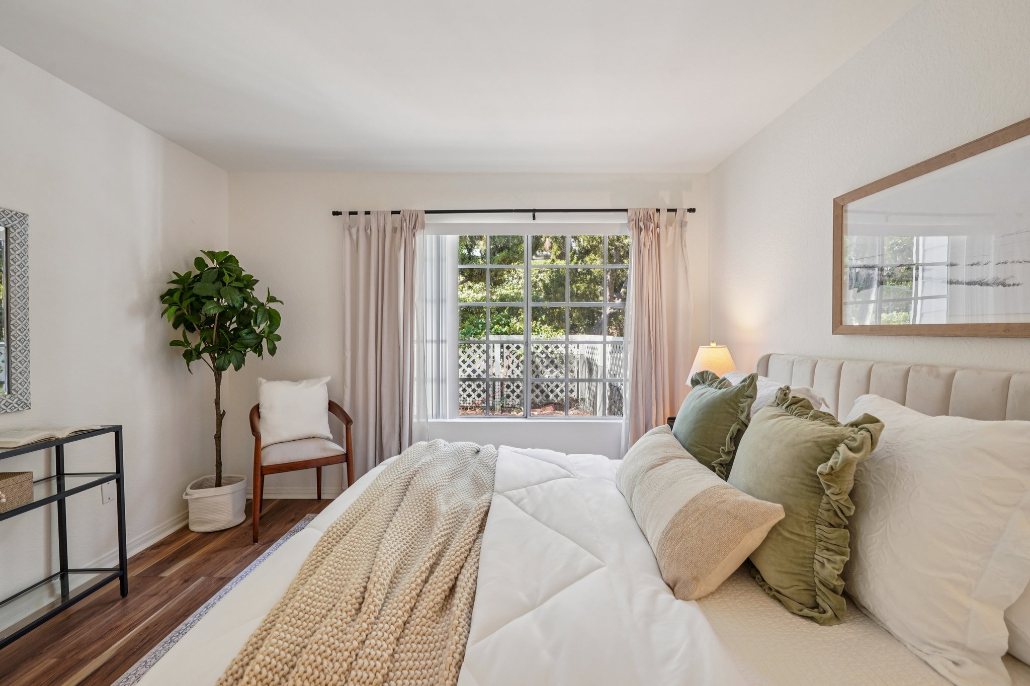 Brett Pl-S2403-019.jpg