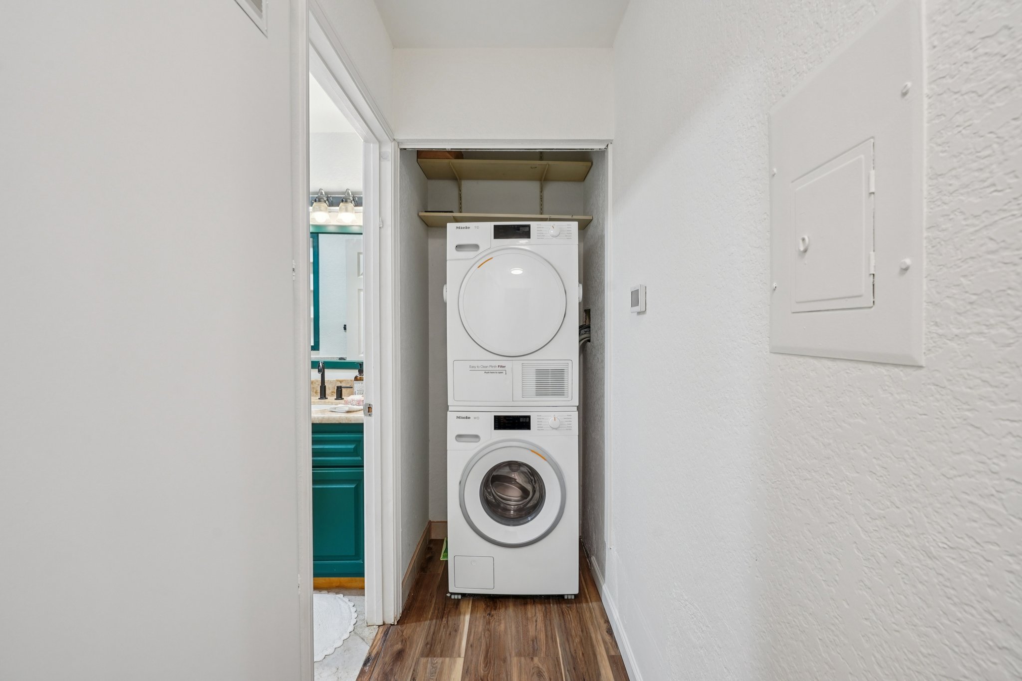 Brett Pl-S2403-021.jpg