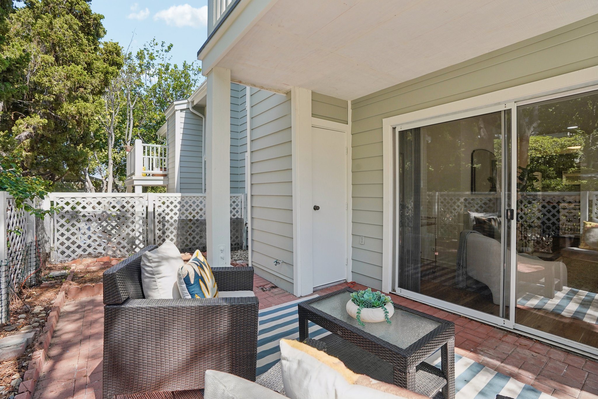 Brett Pl-S2403-025.jpg