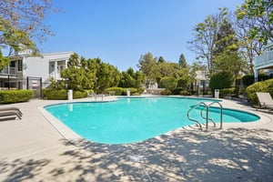 Brett Pl-2403-906.jpg