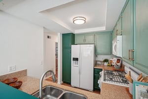 Brett Pl-S2403-013.jpg