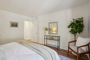 Brett Pl-S2403-020.jpg