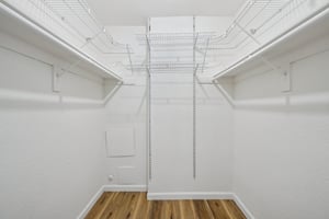 Brett Pl-S2403-023.jpg