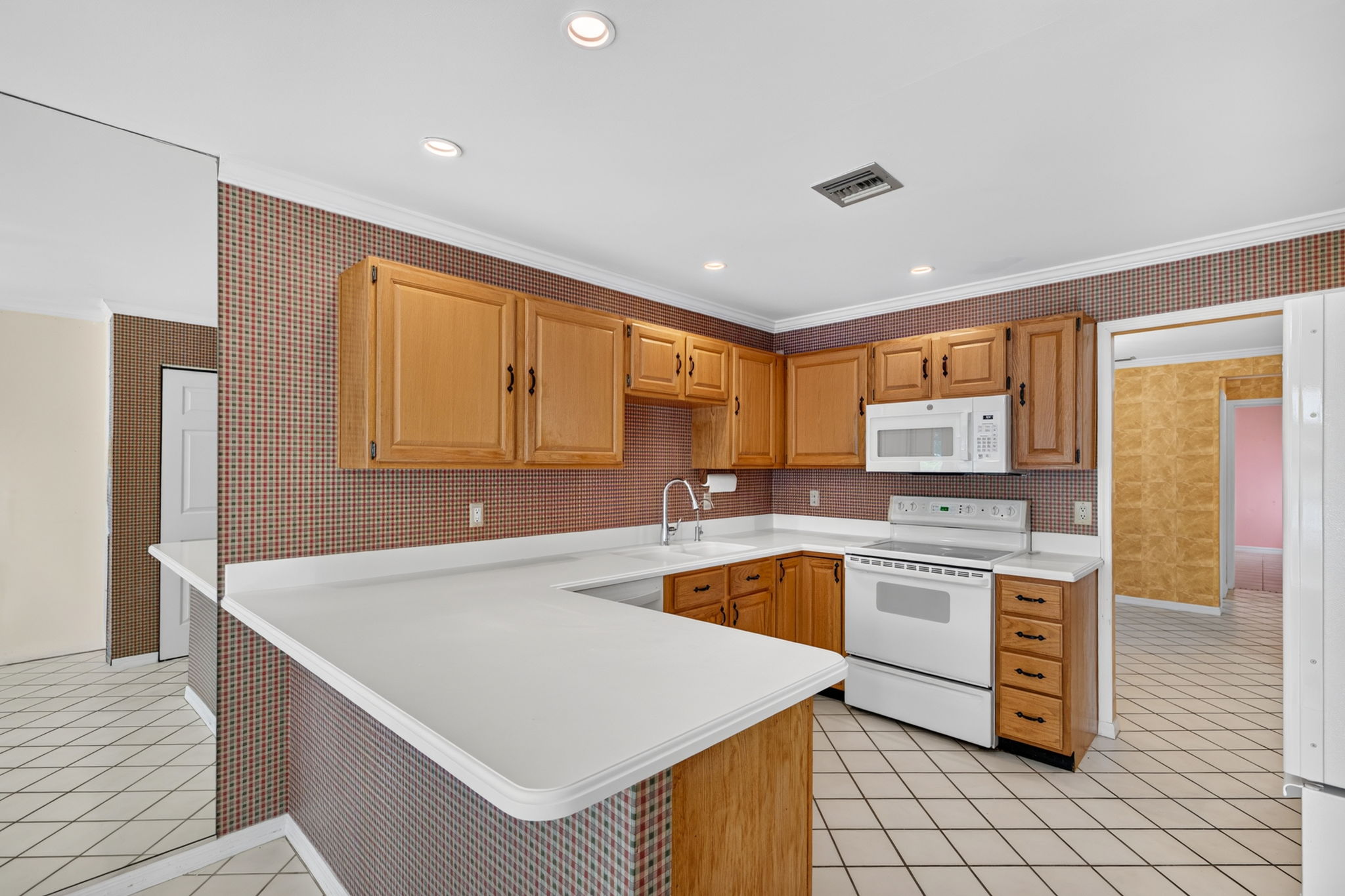 Kitchen 1 of 3