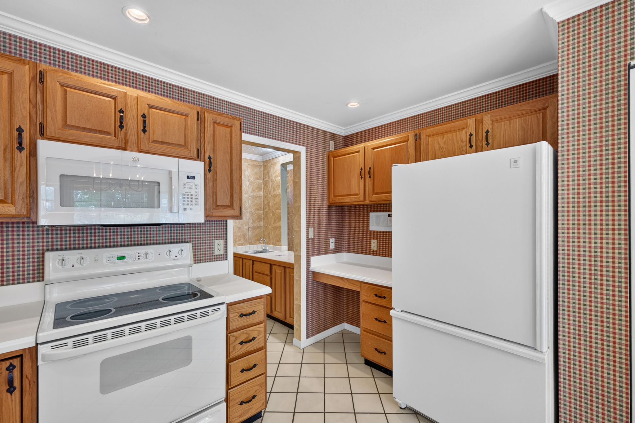 Kitchen 3 of 3
